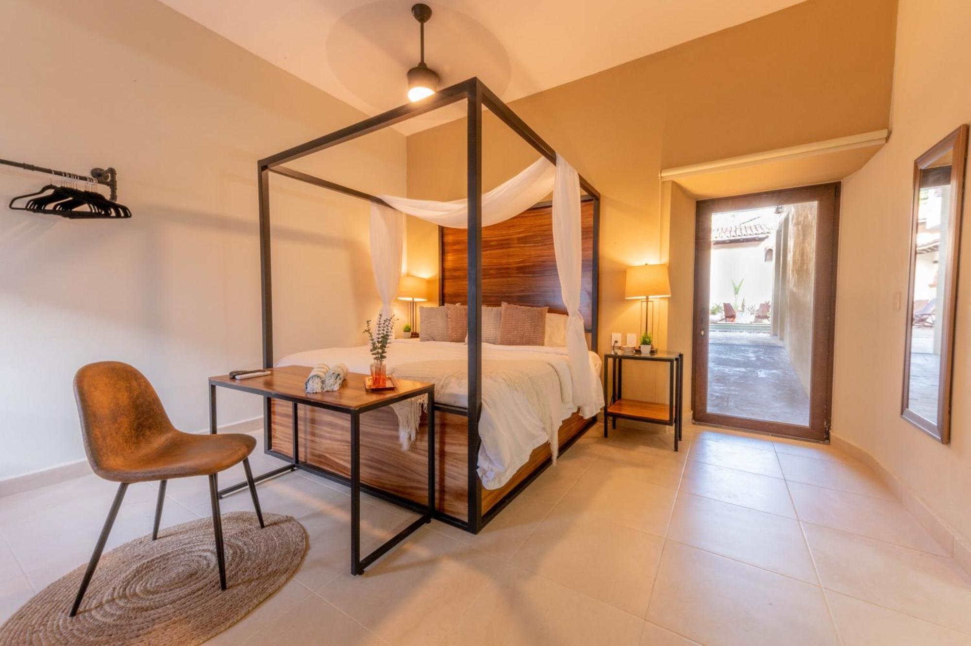 Casa Victoria Malecon - Adults Only Hotel Puerto Vallarta Exterior photo