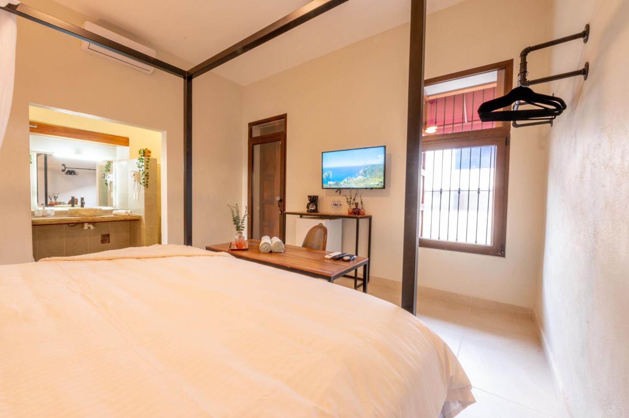 Casa Victoria Malecon - Adults Only Hotel Puerto Vallarta Exterior photo